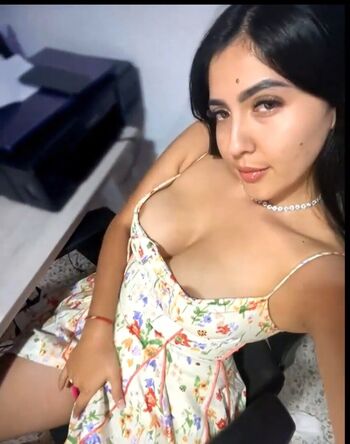 Full leaked Cinderella girl / private onlyfans photo