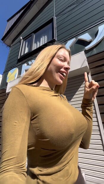 Full leaked Oliviam mae/ private onlyfans photo