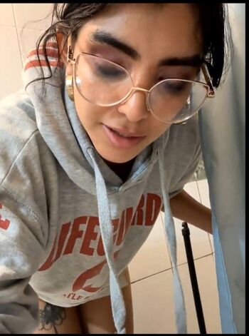 Full leaked Evelyn lovve/ private onlyfans photo