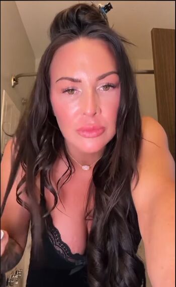 Full leaked Who is this beautiful mom private onlyfans photo