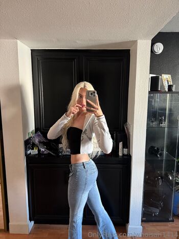 Full leaked Whoisari private onlyfans photo