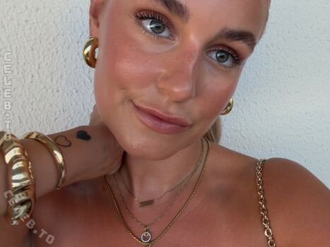 Full leaked Wiktoria mlk private onlyfans photo