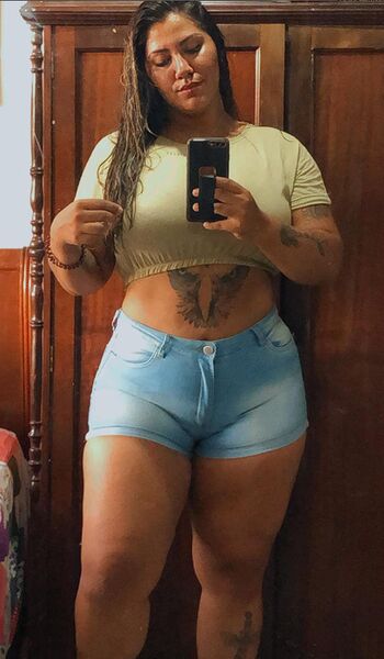 Full leaked Women in bikinis private onlyfans photo