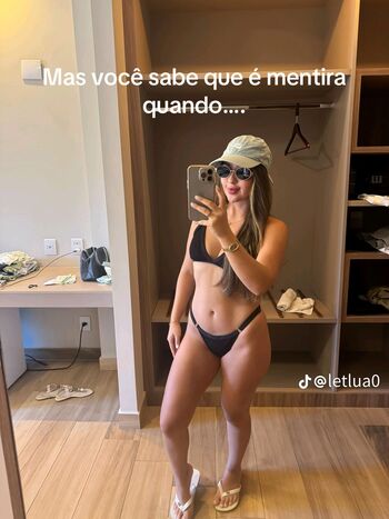 Full leaked Women in bikinis private onlyfans photo