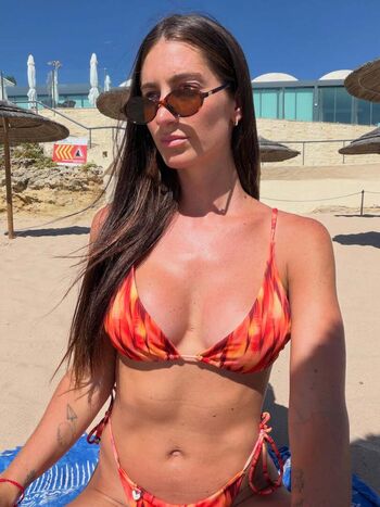 Full leaked Women in bikinis private onlyfans photo
