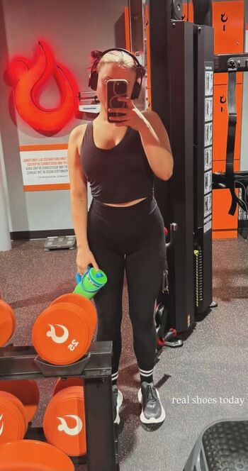 Full leaked Women motorsports page private onlyfans photo