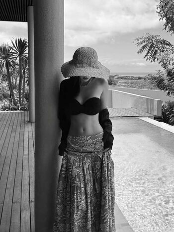 Full leaked Womenk pop page private onlyfans photo