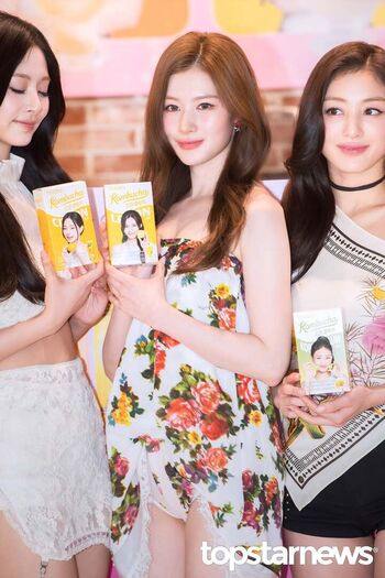 Full leaked Womenk pop page private onlyfans photo