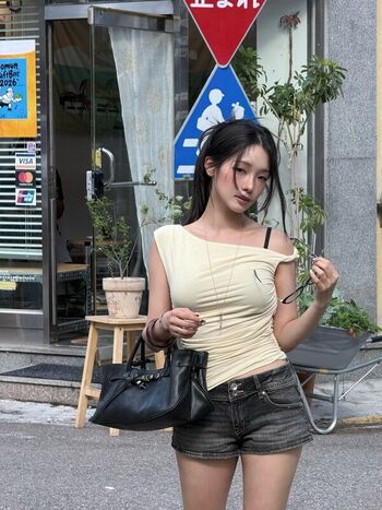 Full leaked Womenk pop page private onlyfans photo