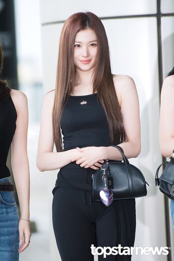 Full leaked Womenk pop page private onlyfans photo
