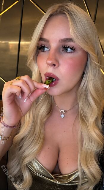 Full leaked Xmiaa private onlyfans photo