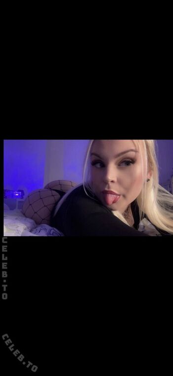Full leaked Xblondie private onlyfans photo