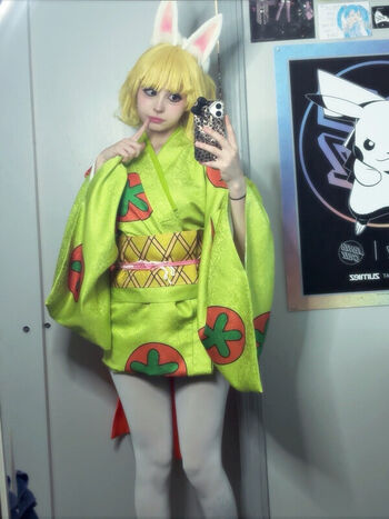 xenluvsmiku