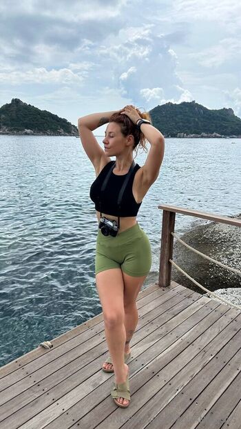 Full leaked Xohannajoys private onlyfans photo