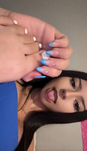 Full leaked Xozeliiiaa private onlyfans photo