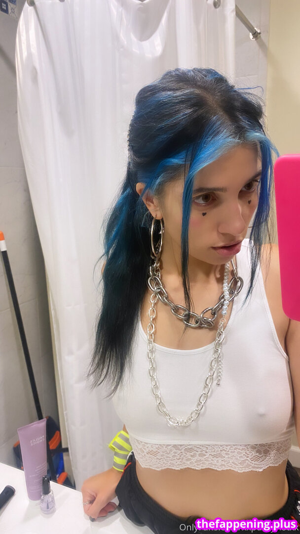 nadya tolokonnikova / nadyariot / pussyrrriot / xxpussyriotxx Fotografie OnlyFans Dezbrăcată #29