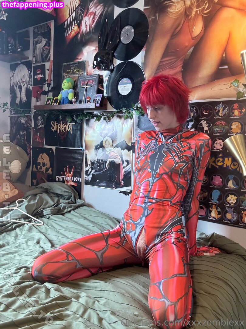 XXXZOMBIEZX / https: / xxxzombiexx ヌードOnlyFans写真 #9
