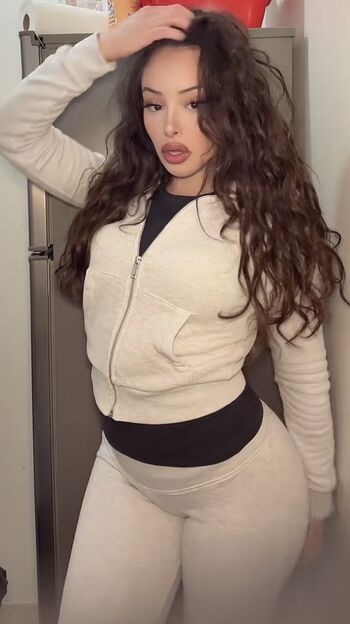 Full leaked Yamina m private onlyfans photo