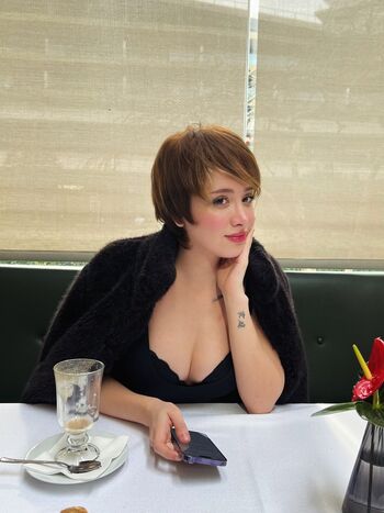 Full leaked Yasaman private onlyfans photo