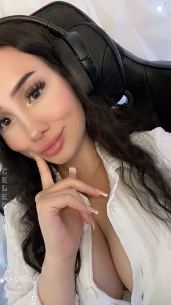 Full leaked Yasilisches page private onlyfans photo