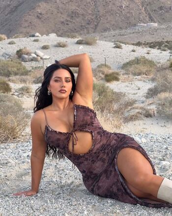Full leaked Yasmine minovski private onlyfans photo