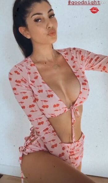 Full leaked Yeliz koc page private onlyfans photo