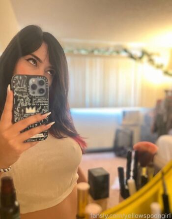 Full leaked Yellowspoongirl private onlyfans photo