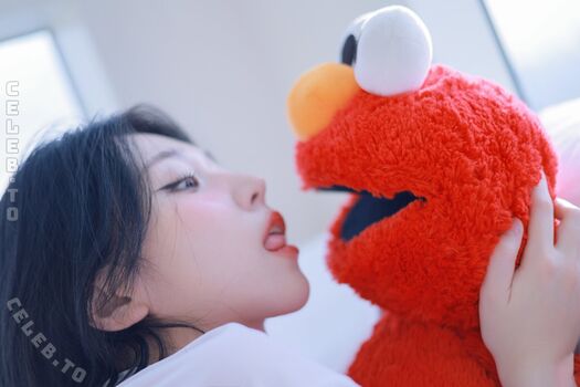 Full leaked Yeonwoo lee page private onlyfans photo
