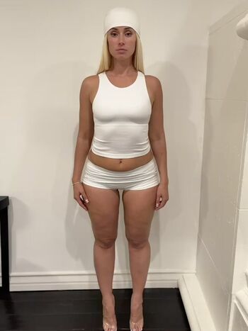 Full leaked Yesjulz  page private onlyfans photo