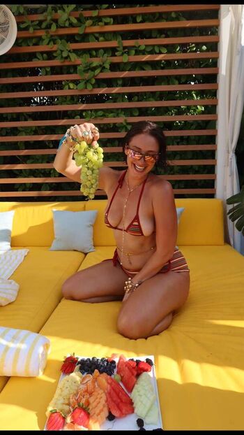 Full leaked Yesjulz  page private onlyfans photo