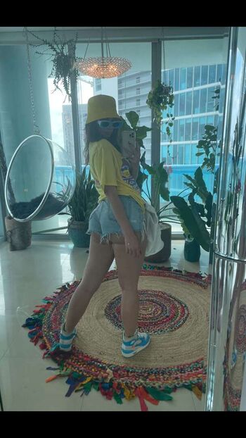 Full leaked Yesjulz private onlyfans photo