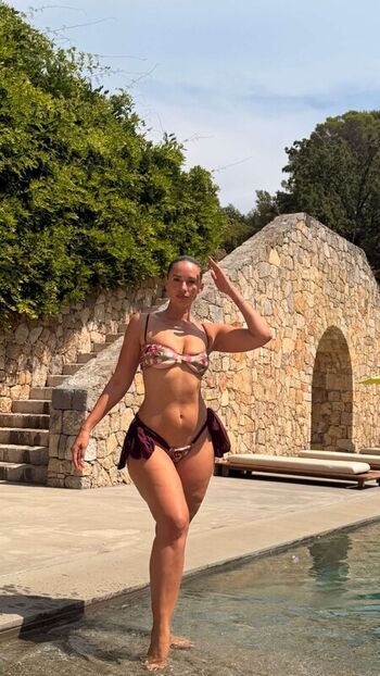 Full leaked Yesjulz page private onlyfans photo