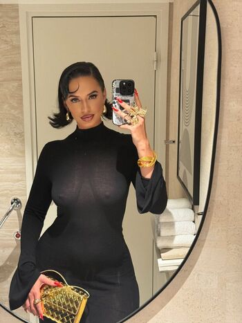 Full leaked Yesjulz  page private onlyfans photo