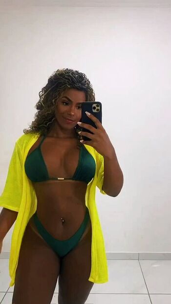 Full leaked Ynaraabb private onlyfans photo