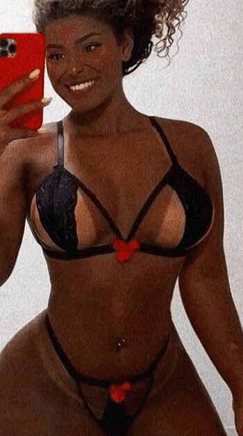 Full leaked Ynaraabb private onlyfans photo