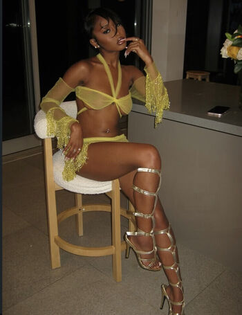 Full leaked Youlovejuu private onlyfans photo