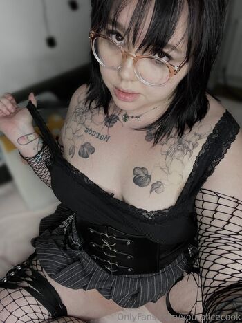 Full leaked Youralicecook private onlyfans photo