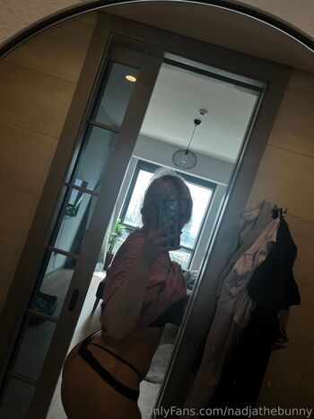 yourfavoritenextdoorgirl