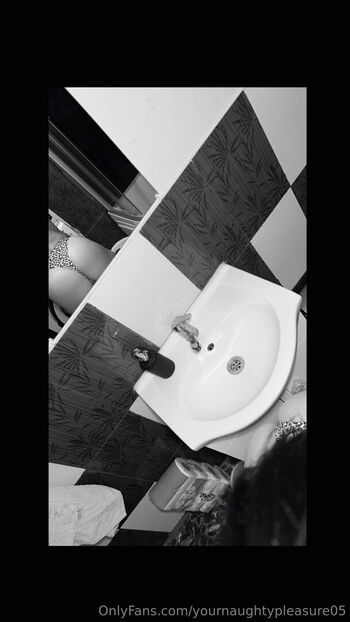 yournaughtypleasure05