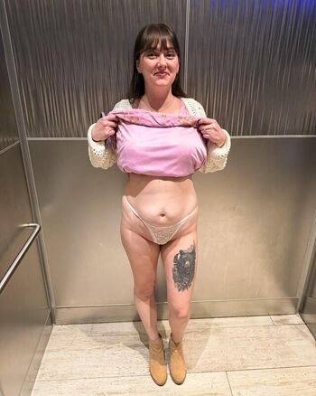 Full leaked Yournawtyneighbor private onlyfans photo