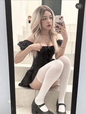 Full leaked Yozzzi private onlyfans photo