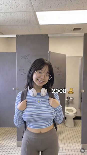 Full leaked Yunamochii private onlyfans photo