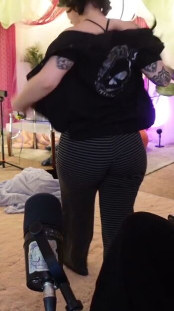 Full leaked Yungelderberry  page private onlyfans photo