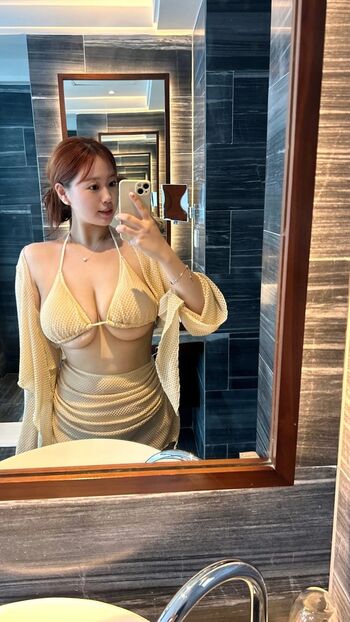 Full leaked Yunxvly private onlyfans photo