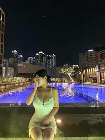 Full leaked Yunxvly private onlyfans photo