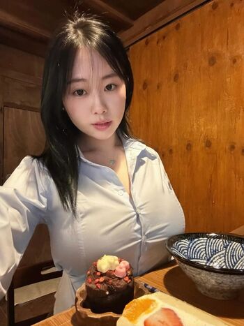 Full leaked Yunxvly private onlyfans photo