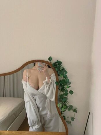 Full leaked Yunxvly private onlyfans photo