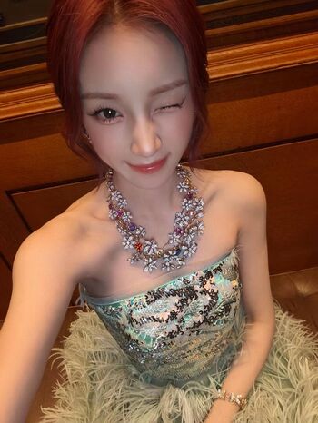 Full leaked Yuqi page private onlyfans photo
