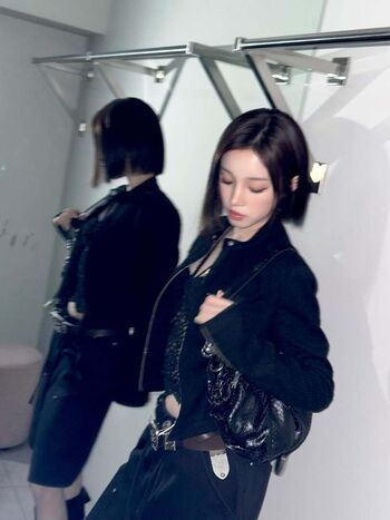 Full leaked Emiliia ar/ private onlyfans photo