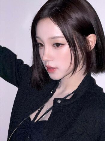 Full leaked Yuqi page private onlyfans photo